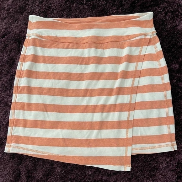 Athleta short skirt soft, cute and comfy - Picture 11 of 12